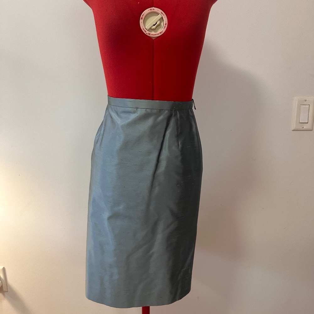 BRANDLESS SUIT SKIRT IN SILVER